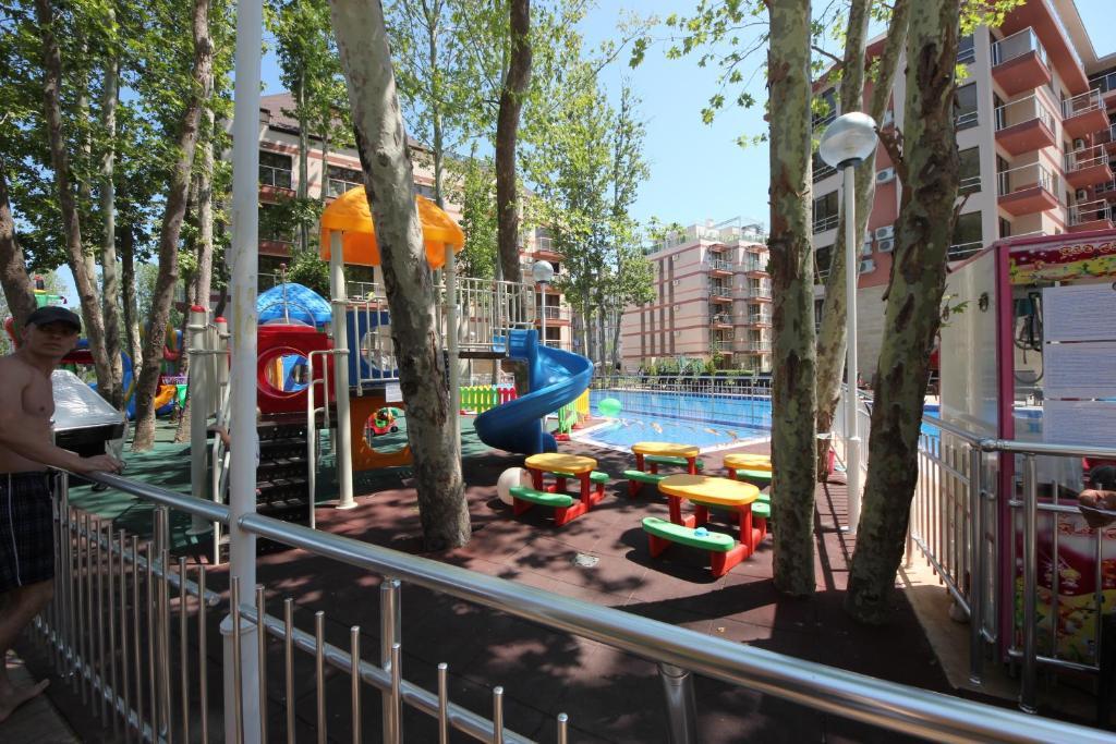 Menada Tarsis Apartments Slantschew brjag Exterior foto